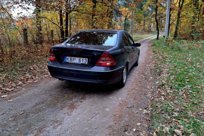 Mercedes-Benz C-Class W203/S203/CL203 Sedan