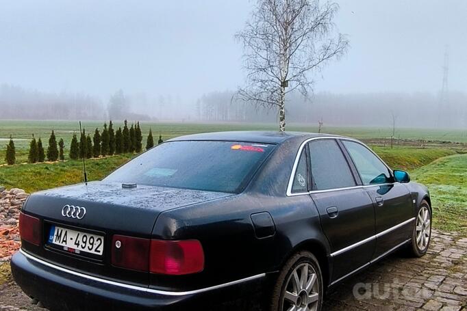 Audi A8 D2/4D [restyling] Sedan 4-doors