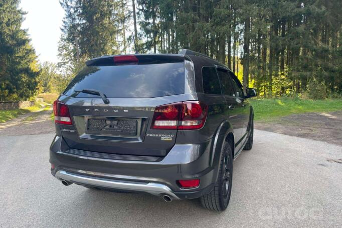 Dodge Journey 1 generation [restyling] Crossover