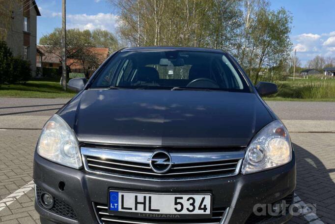 Opel Astra H Hatchback