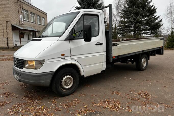 Mercedes-Benz Sprinter First generation