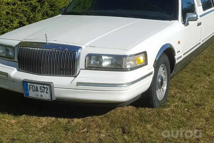 Lincoln Town Car 2 generation