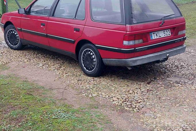 Peugeot 405