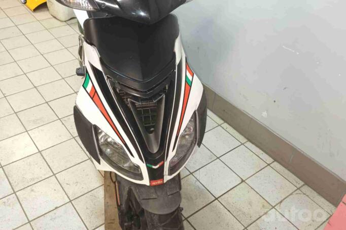 Aprilia SR