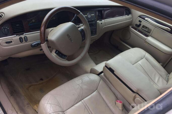 Lincoln Town Car 3 generation [restyling]