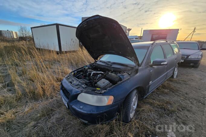 Volvo V70 2 generation [restyling] wagon 5-doors