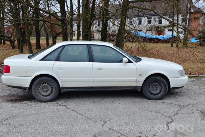 Audi A6 A4/C4 Sedan