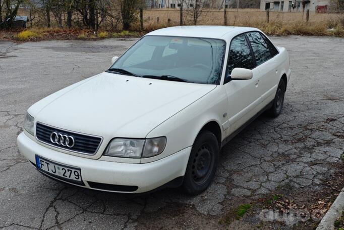 Audi A6 A4/C4 Sedan