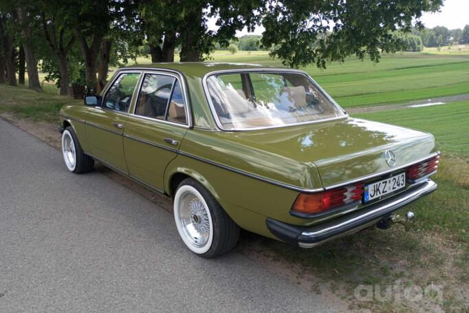 Mercedes-Benz W123 1 generation