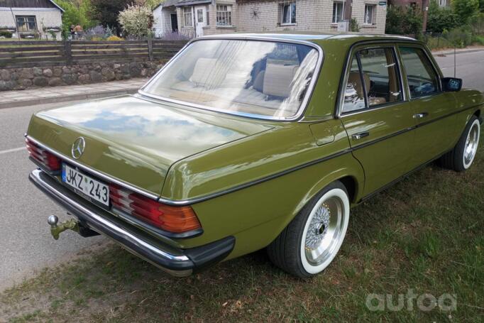 Mercedes-Benz W123 1 generation