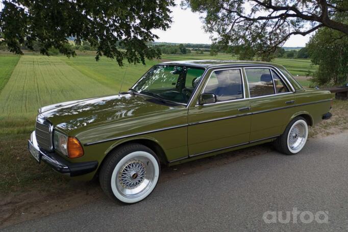 Mercedes-Benz W123 1 generation