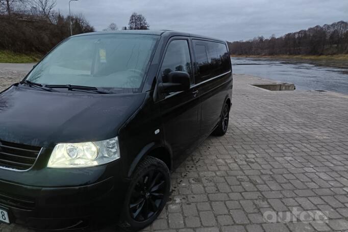 Volkswagen Caravelle T5 Minivan