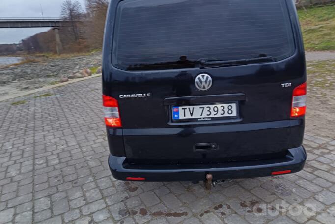 Volkswagen Caravelle T5 Minivan