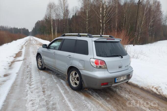 Mitsubishi Outlander 1 generation Crossover