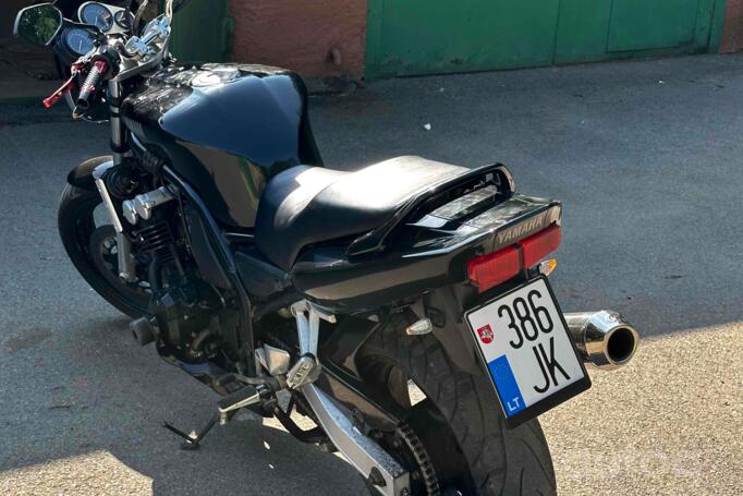 Yamaha FZ