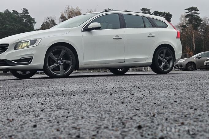 Volvo V60 1 generation [restyling] wagon 5-doors