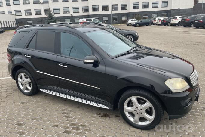 Mercedes-Benz M-Class W164 Crossover 5-doors