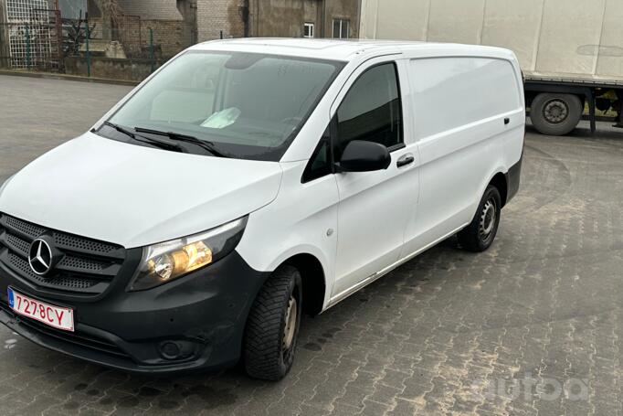 Mercedes-Benz Vito W447 Mixto minivan 4-doors