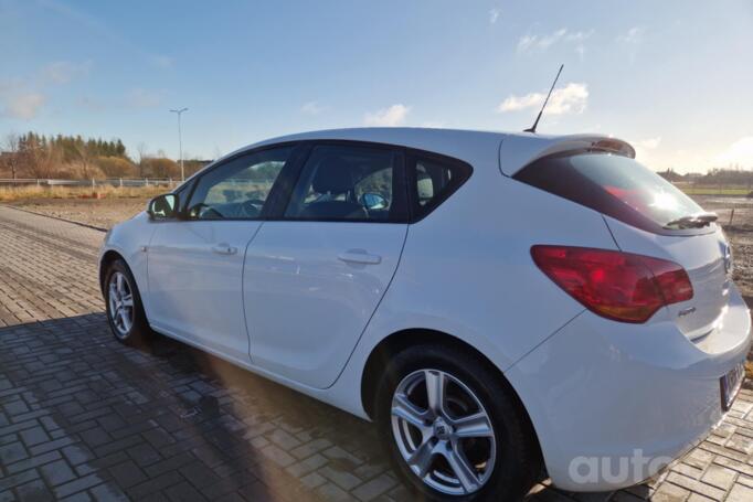 Opel Astra J [restyling] Hatchback 5-doors