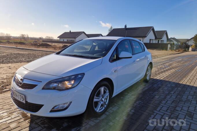 Opel Astra J [restyling] Hatchback 5-doors