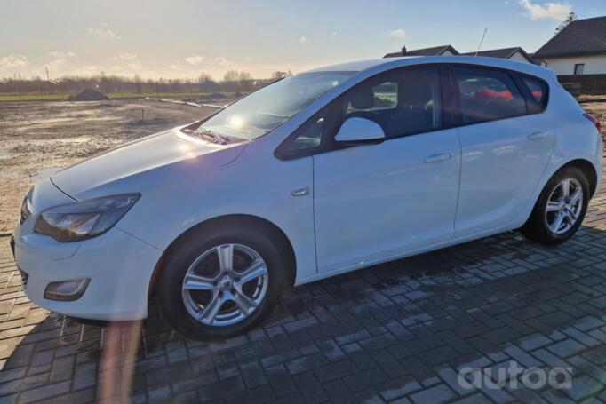 Opel Astra J [restyling] Hatchback 5-doors