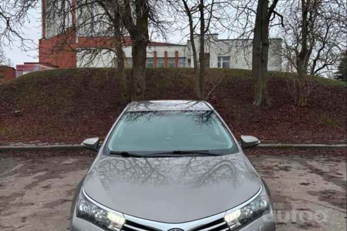 Toyota Corolla E160 Axio Sedan 4-doors