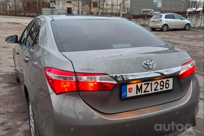 Toyota Corolla E160 Axio Sedan 4-doors