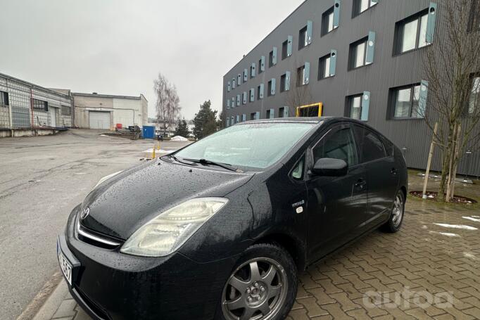 Toyota Prius 2 generation [restyling] (XW20)