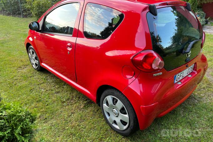 Toyota Aygo 1 generation Hatchback 3-doors