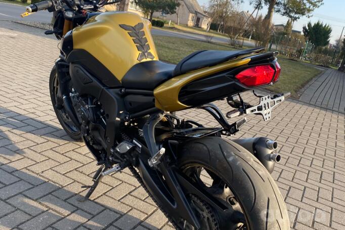 Yamaha FZ