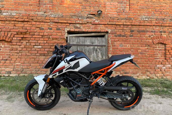 KTM Duke