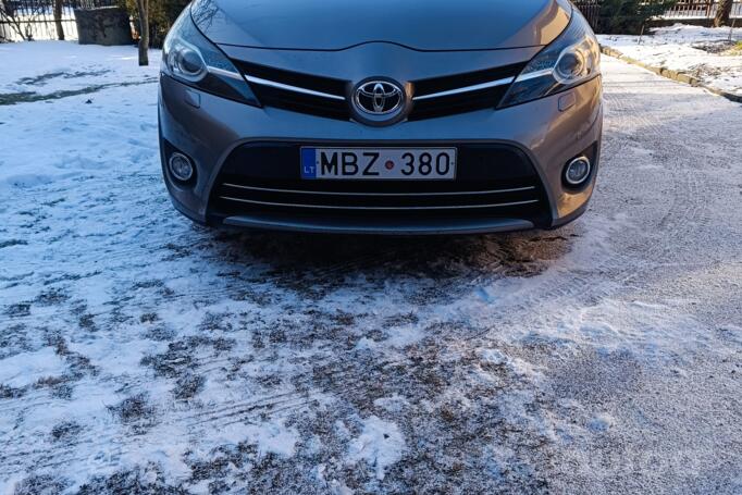Toyota Verso 1 generation [restyling] Minivan