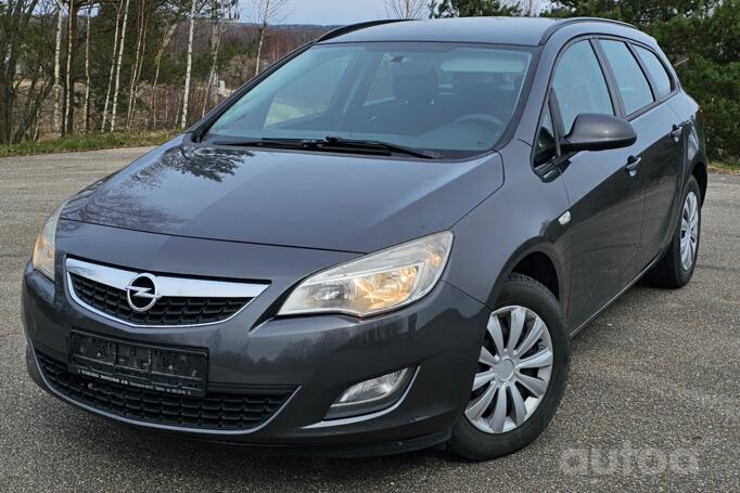 Opel Astra J Sports Tourer wagon