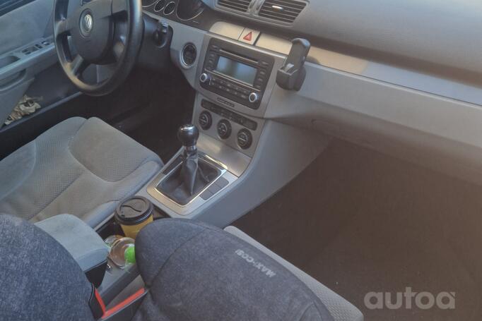 Volkswagen Passat B6 wagon 5-doors