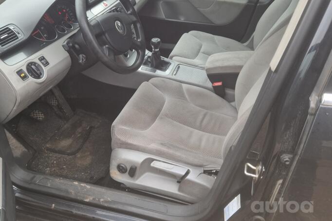 Volkswagen Passat B6 wagon 5-doors