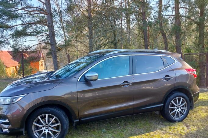 Nissan Qashqai 2 generation Crossover