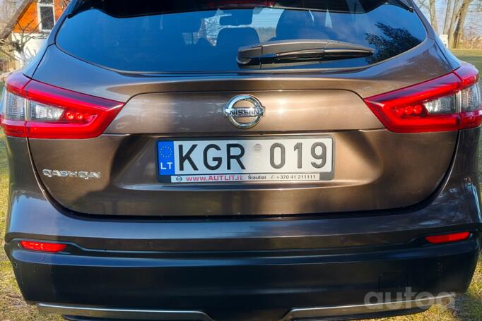 Nissan Qashqai 2 generation Crossover