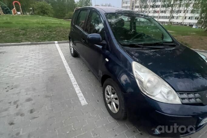 Nissan Note E11 Hatchback