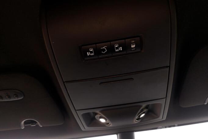 Dodge Caravan 5 generation [restyling] Grand minivan
