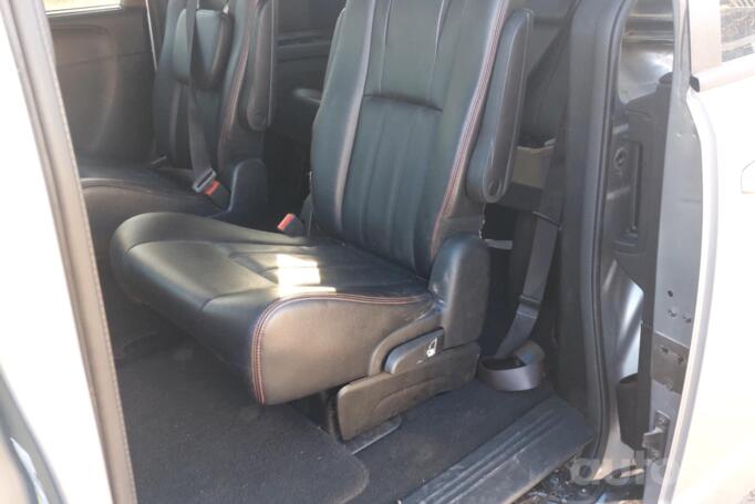 Dodge Caravan 5 generation [restyling] Grand minivan