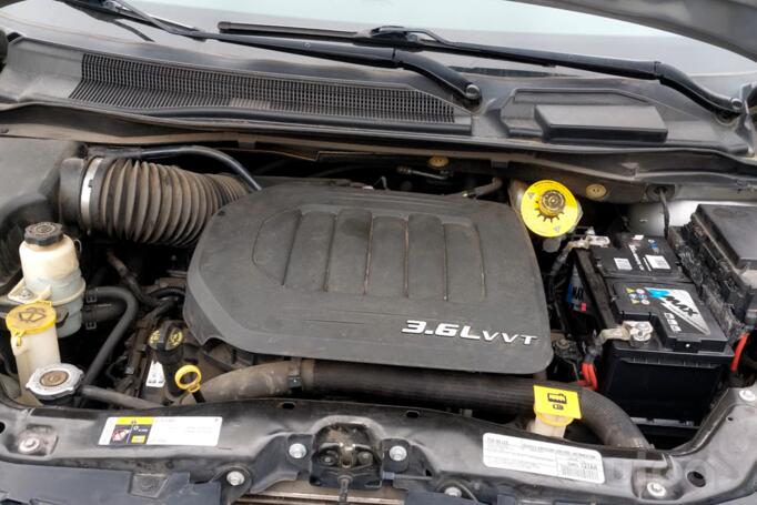 Dodge Caravan 5 generation [restyling] Grand minivan