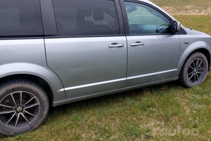 Dodge Caravan 5 generation [restyling] Grand minivan
