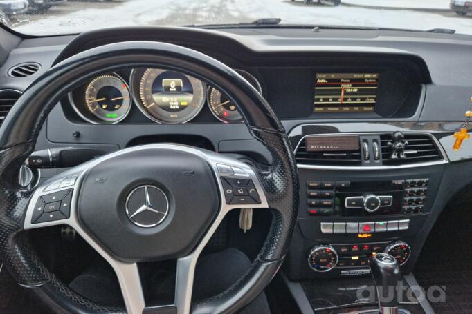 Mercedes-Benz C-Class W204/S204/C204 [restyling] Sedan 4-doors