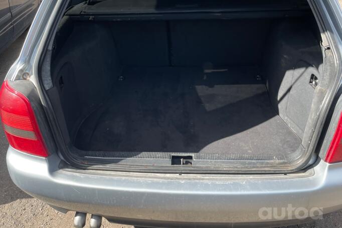 Audi A4 B5 Avant wagon 5-doors