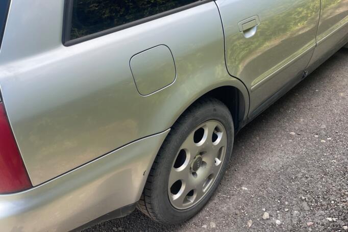 Audi A4 B5 Avant wagon 5-doors