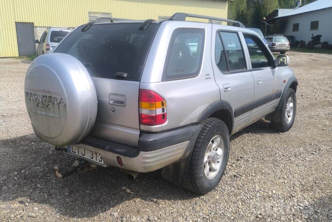 Opel Frontera B SUV 5-doors