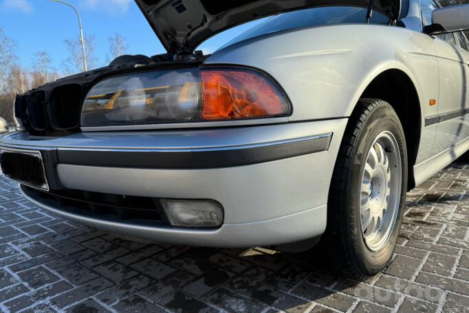 BMW 5 Series E39 Sedan 4-doors