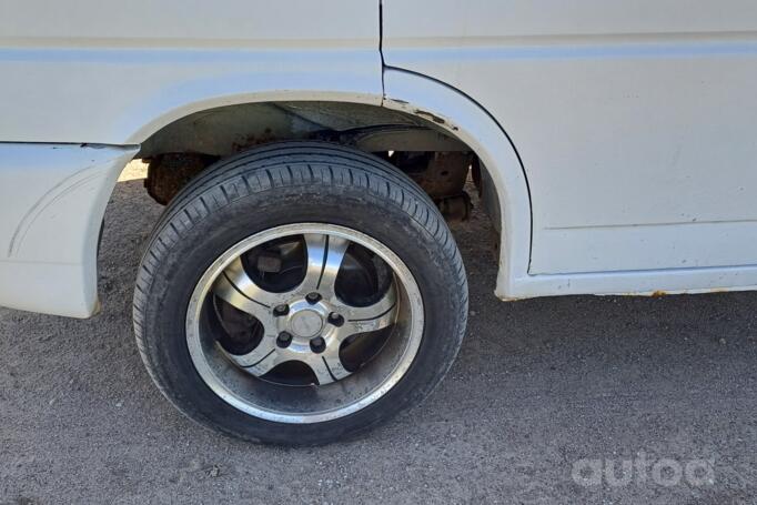 Volkswagen Caravelle T4 Minivan