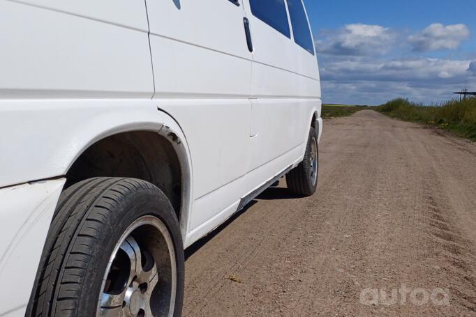 Volkswagen Caravelle T4 Minivan
