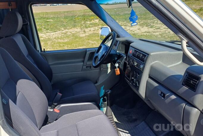 Volkswagen Caravelle T4 Minivan